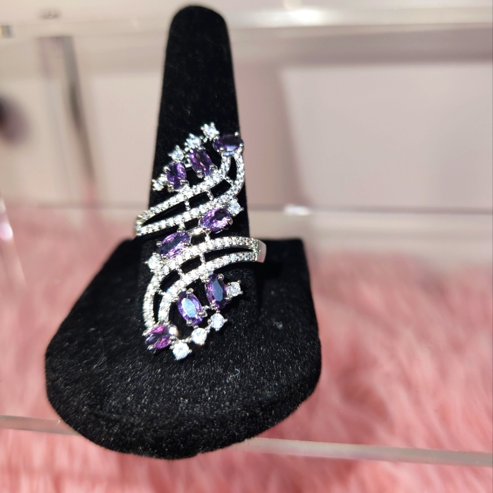 Beautiful purple and silver tone cocktail ring! Size 8  Valentine's Day! (Y3) - Picture 1 of 4